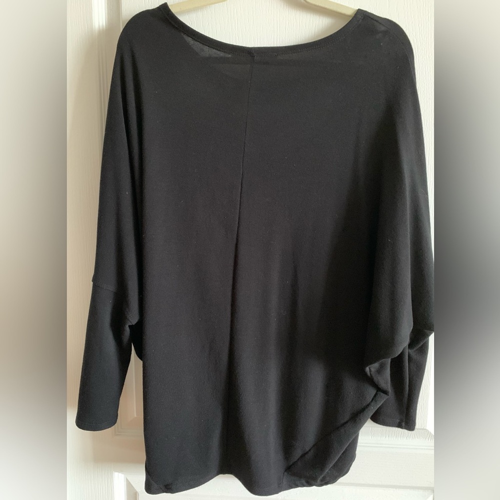 Seven Sisters Women's Black sweater in size medium